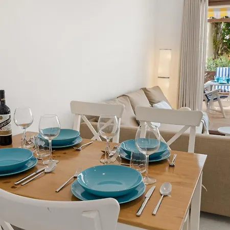 Obsidian Neptuno Seafront And Pool Apartment *