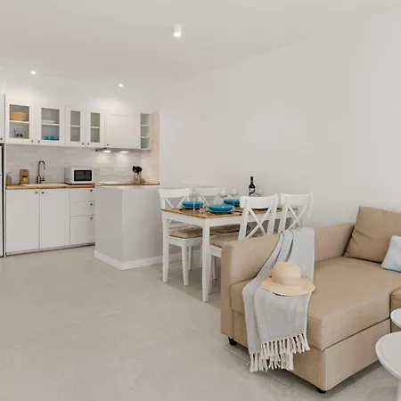 Apartment Obsidian Neptuno Seafront And Pool *